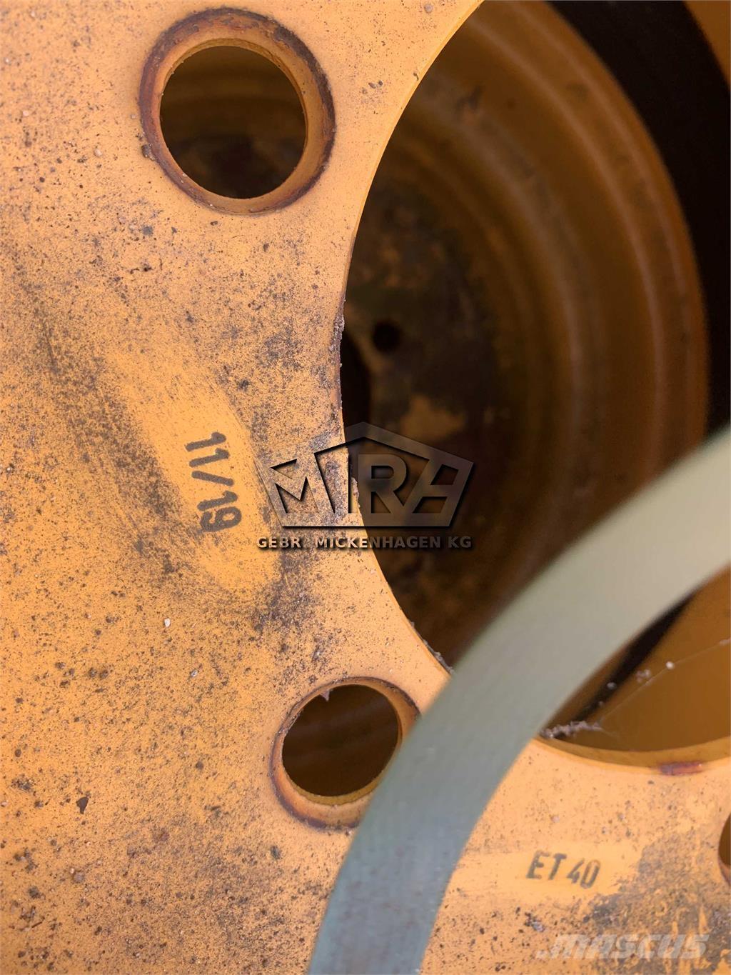  EM 405-70R18 타이어, 휠 및 림