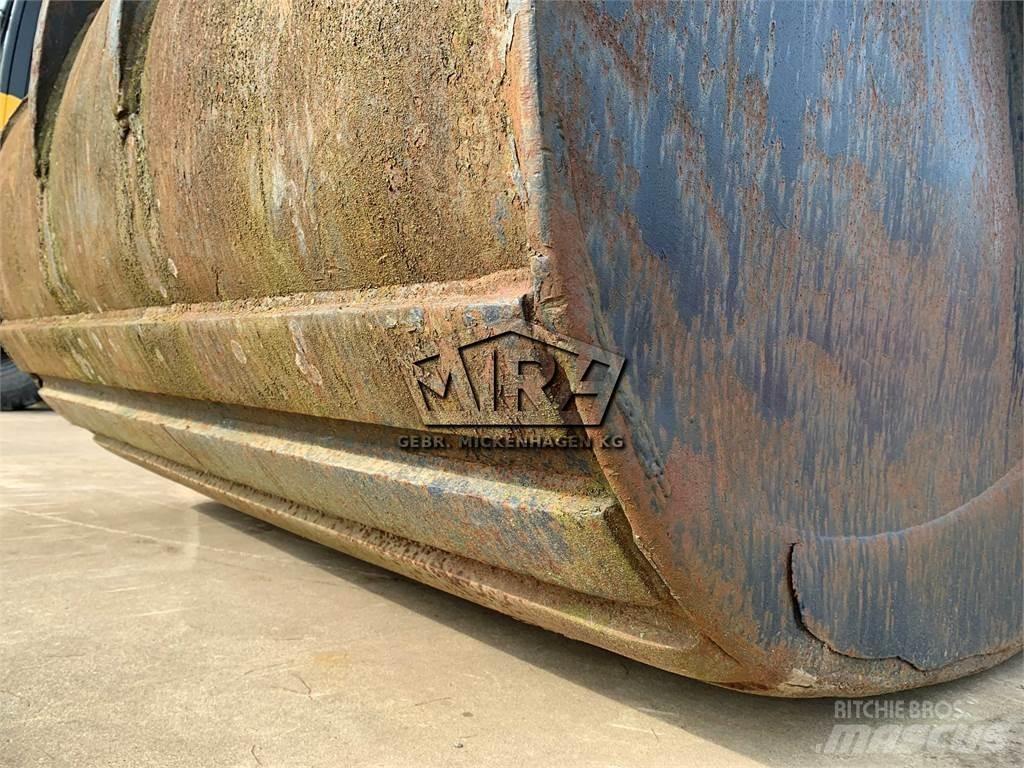 Komatsu 1800 mm 백호