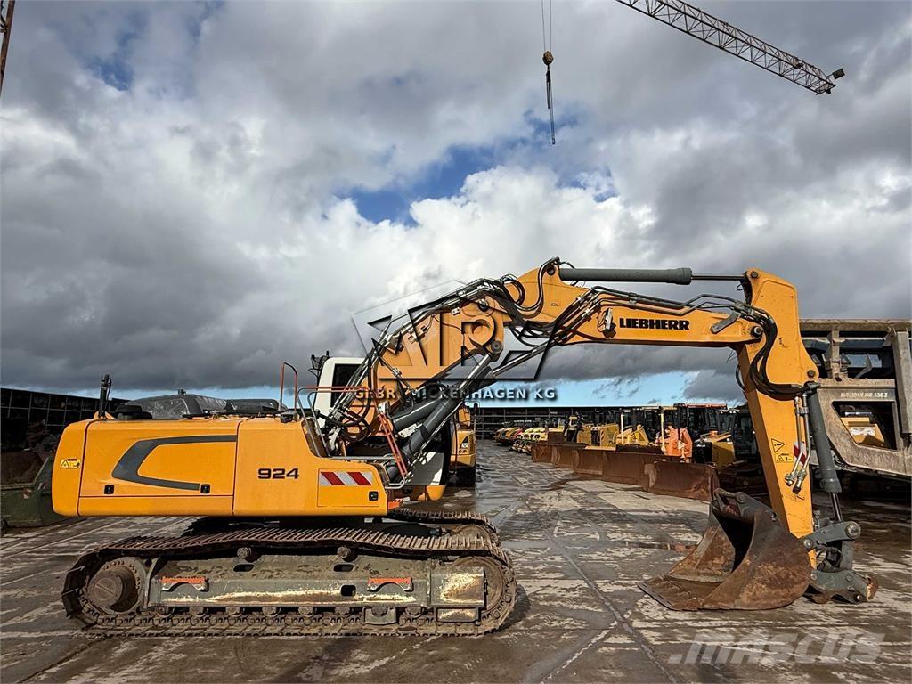 Liebherr R 924 LC 대형 굴삭기 29톤 이상