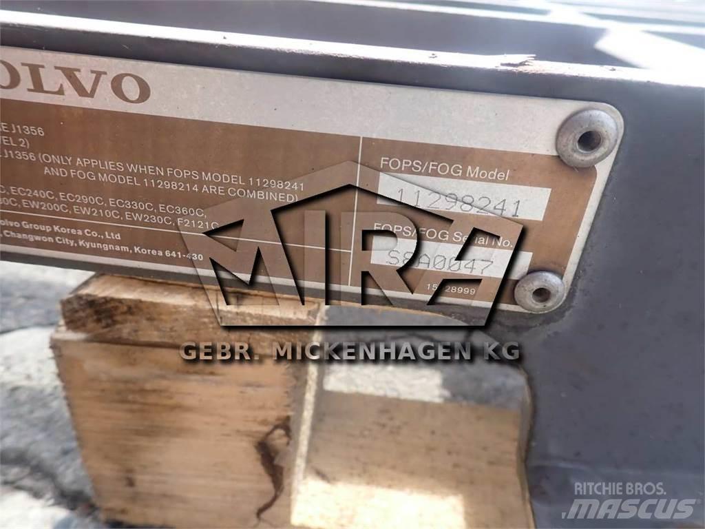Volvo EC 360 C 캐빈 및 인테리어