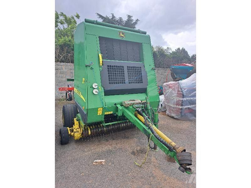 John Deere 592 원형 곤포기