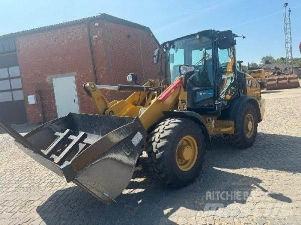 CAT 906  휠로우더