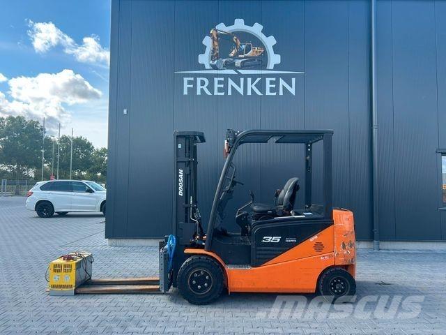 Doosan B 35 NS 전동 지게차