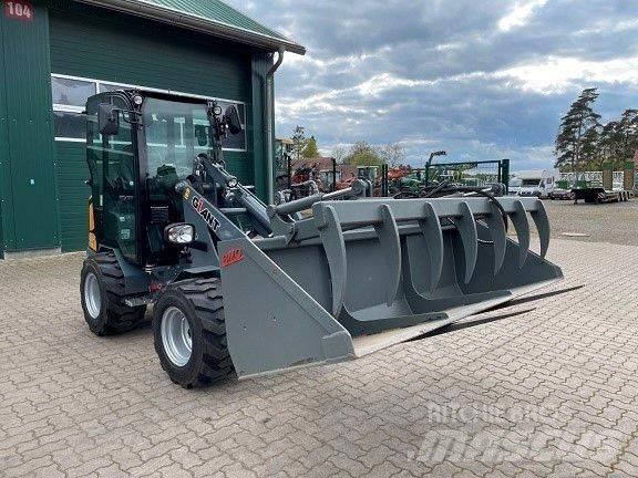 GiANT G2200 HD  휠로우더