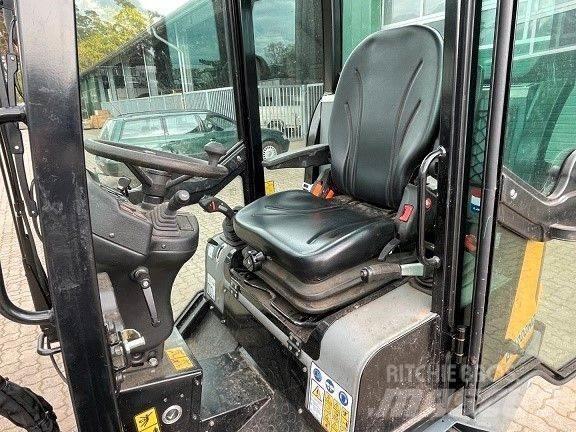 GiANT G2200 HD  휠로우더