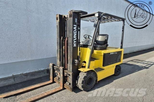 Hyundai 30B-7 전동 지게차