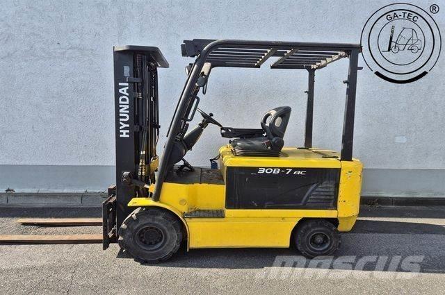 Hyundai 30B-7 전동 지게차