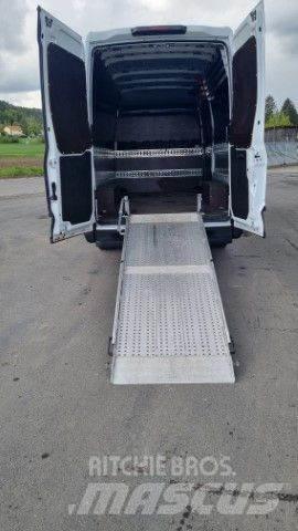 Iveco 35-170 패널 화물차