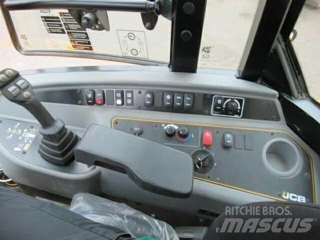 JCB TM220 Agri 프론트 로더 및 굴착기