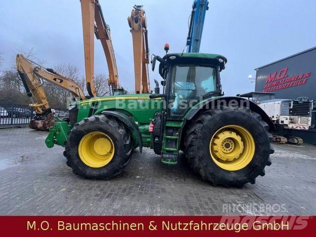 John Deere 8370 R 프론트 로더 및 굴착기