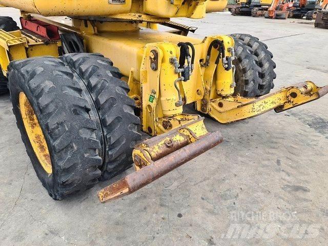 Komatsu PW 110  휠 굴삭기