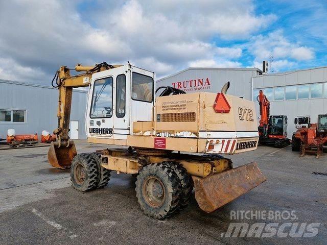 Liebherr A912  휠 굴삭기