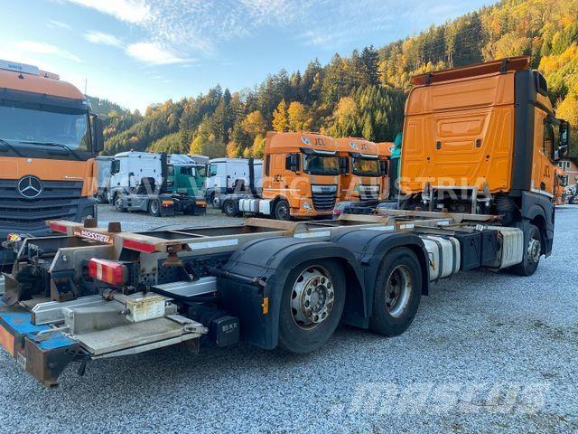 Mercedes-Benz 2542 새시 운전실 트럭