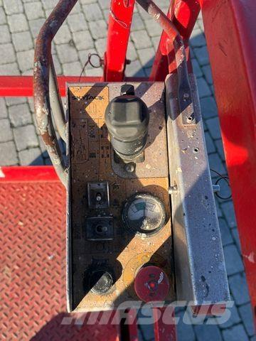 SkyJack SJ4626 관절형 전동이동 리프트