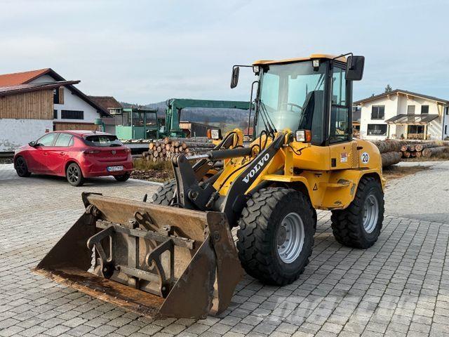 Volvo L 30 B  휠로우더