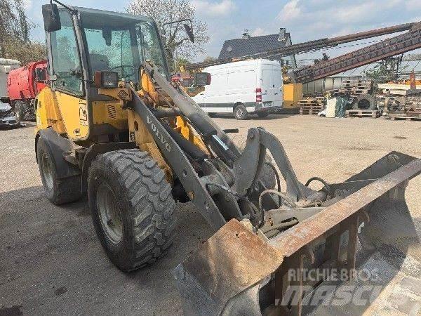 Volvo L25b  휠로우더