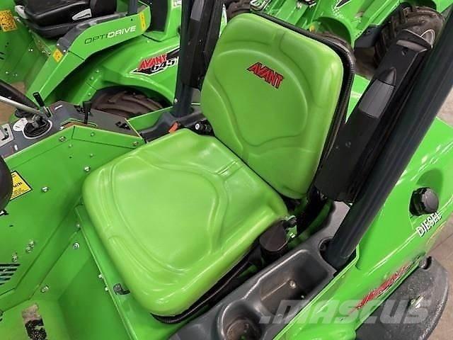 Avant 528  스키드로더