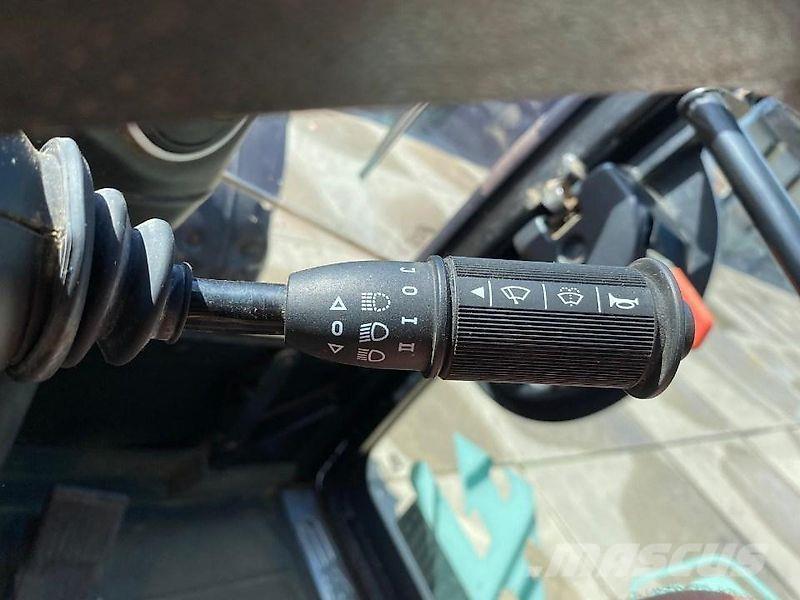 JCB TM 320 텔러 핸들러