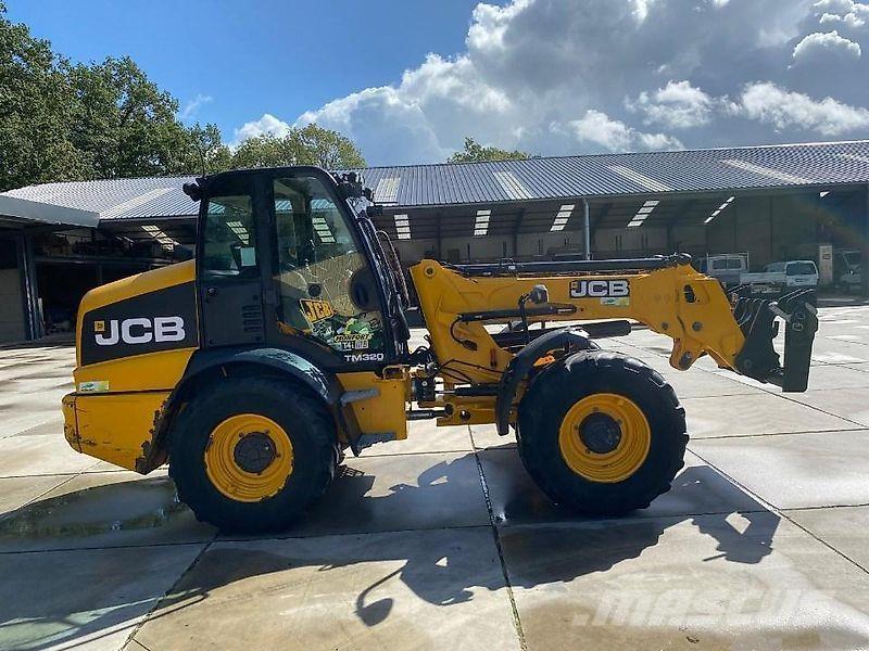 JCB TM 320 텔러 핸들러
