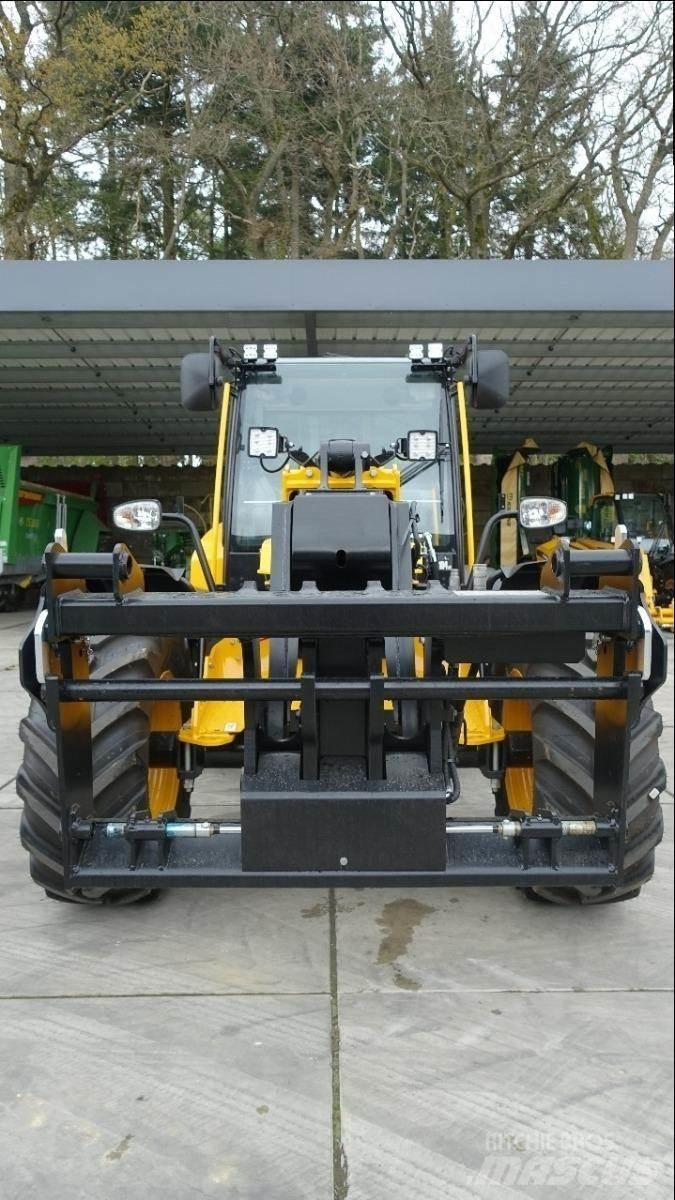 JCB TM 320 S 텔러 핸들러