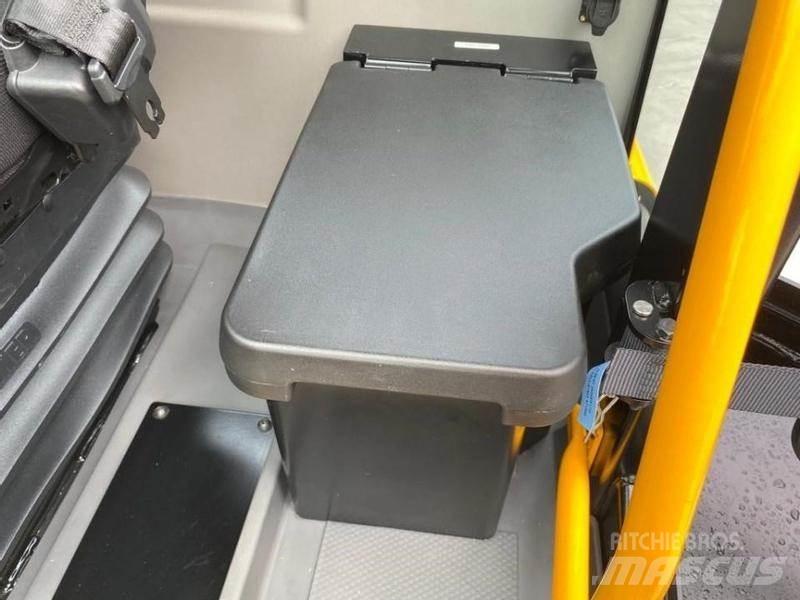 JCB TM 320 S 텔러 핸들러