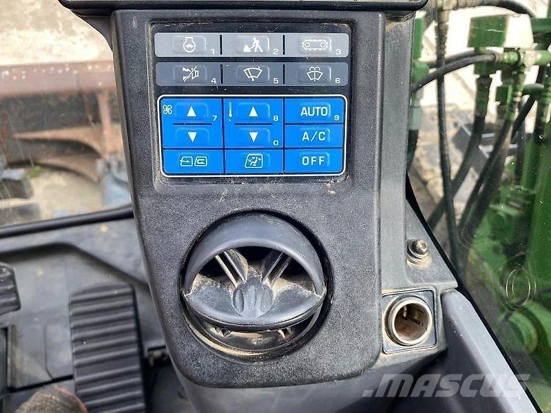 Komatsu PC138-8 대형 굴삭기 29톤 이상