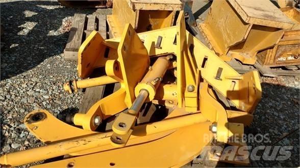 Volvo G940 스크레퍼