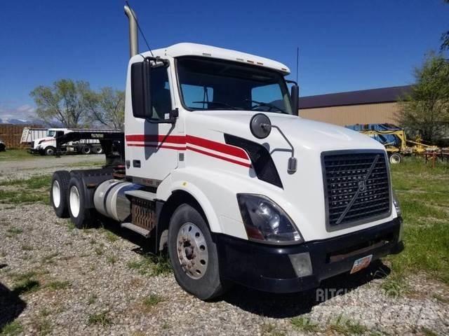 Volvo Semi Tractor 패널 화물차