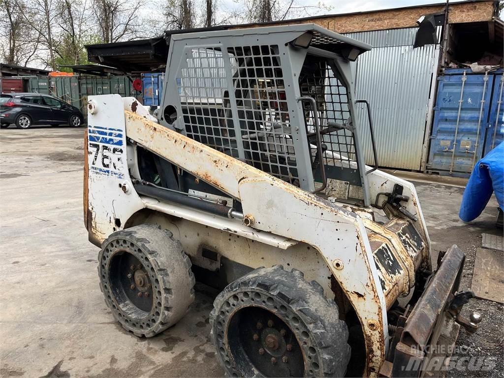 Bobcat 763  스키드로더