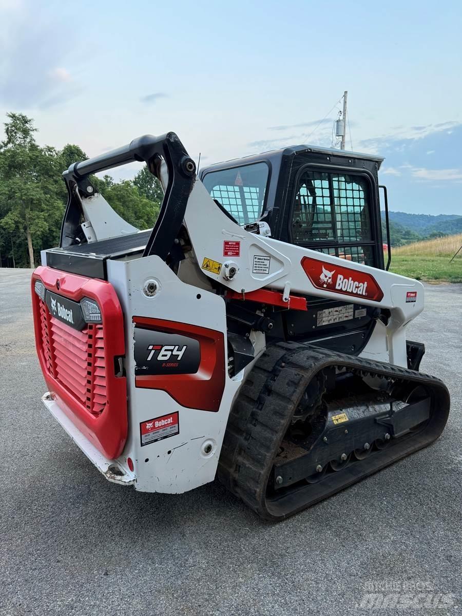 Bobcat T64  스키드로더