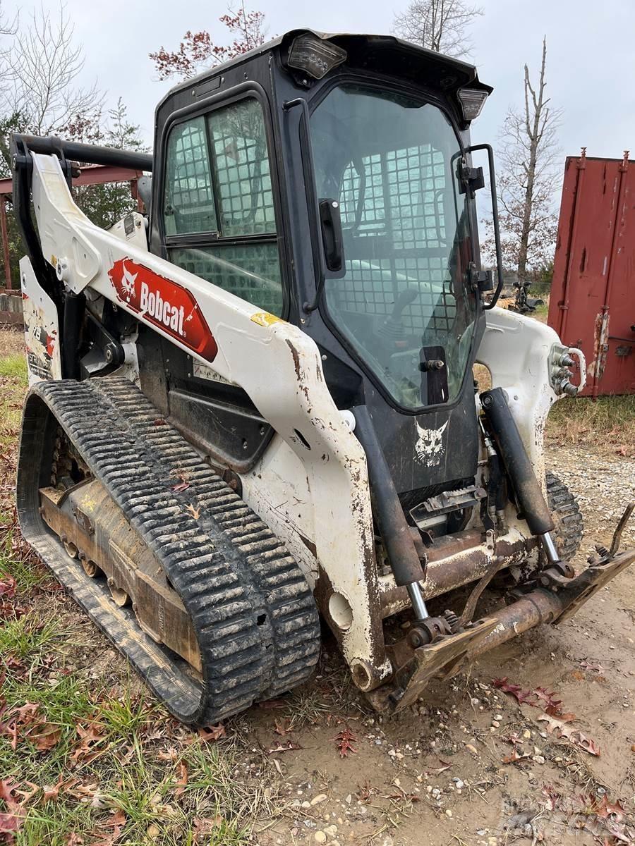 Bobcat T76  스키드로더