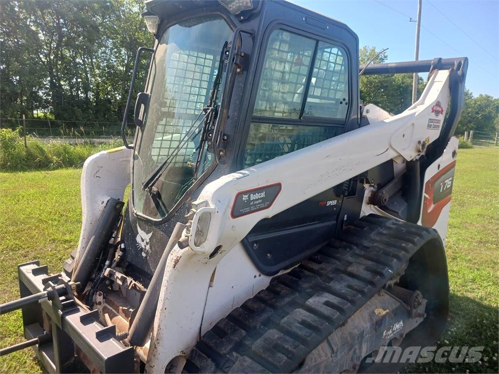 Bobcat T76  스키드로더