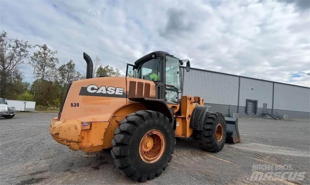 CASE 821F  휠로우더