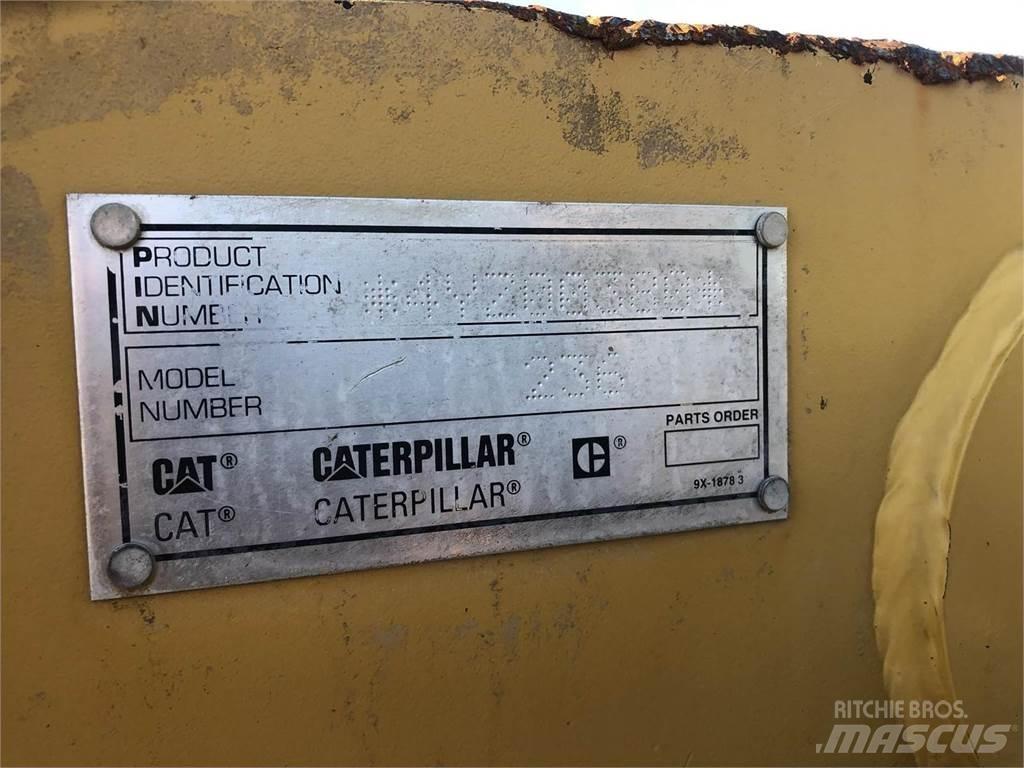 CAT 236  스키드로더
