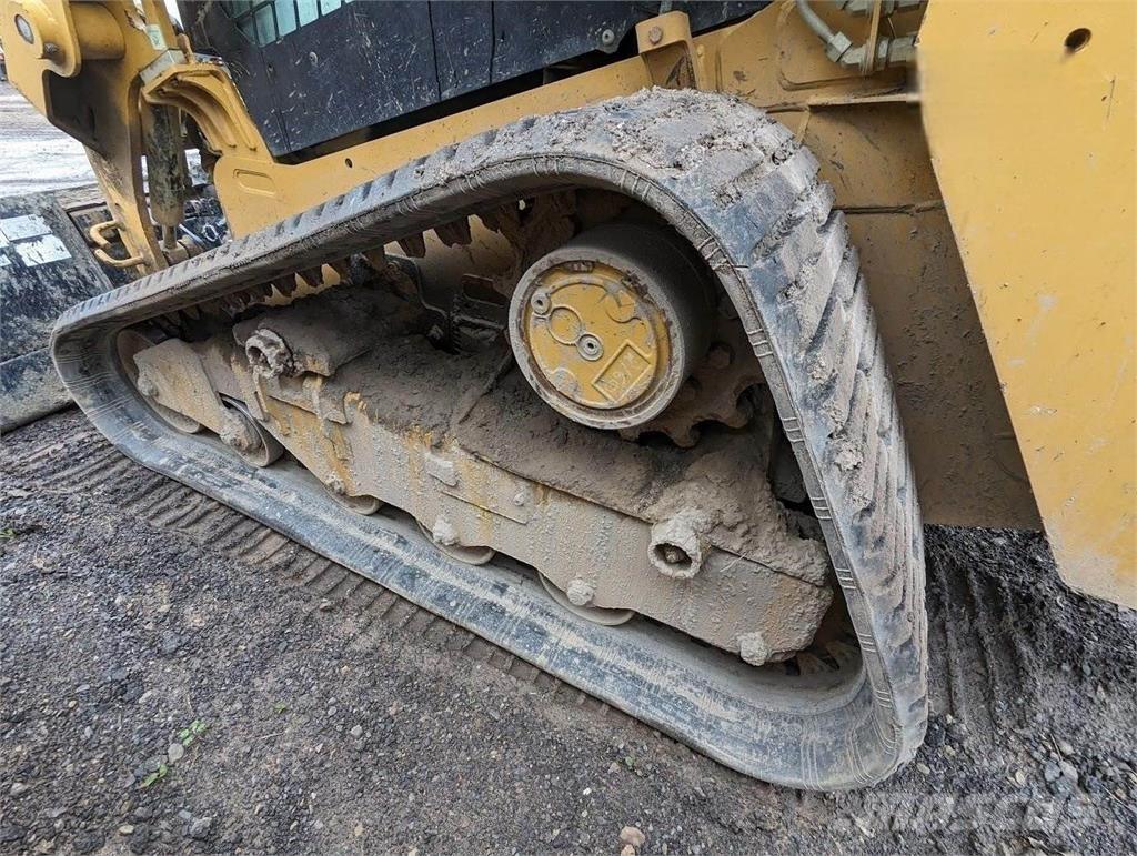 CAT 239D3  스키드로더