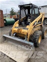 CAT 246  스키드로더