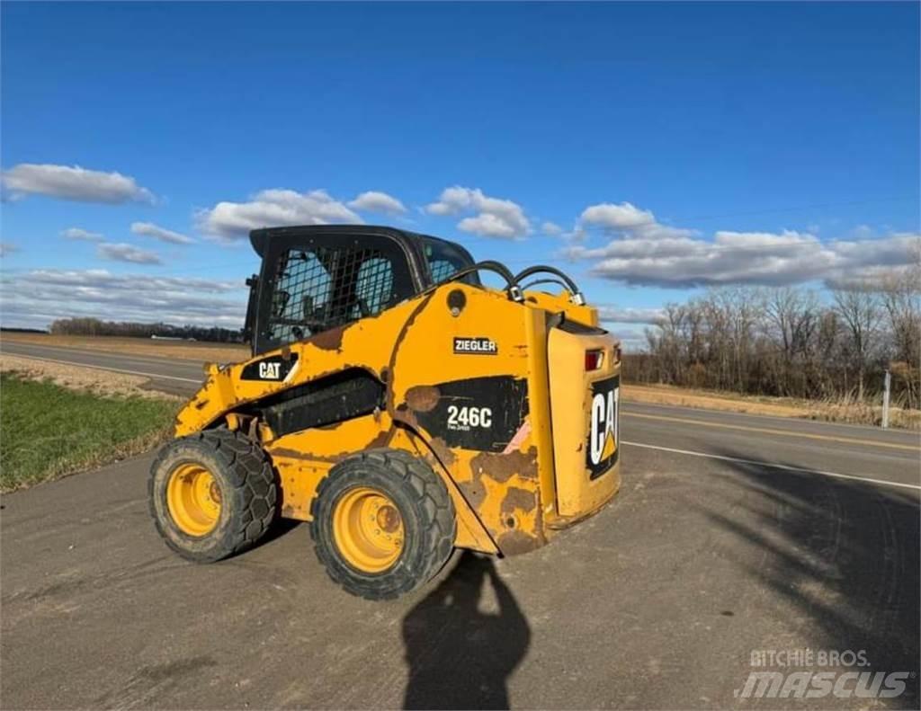 CAT 246C  스키드로더