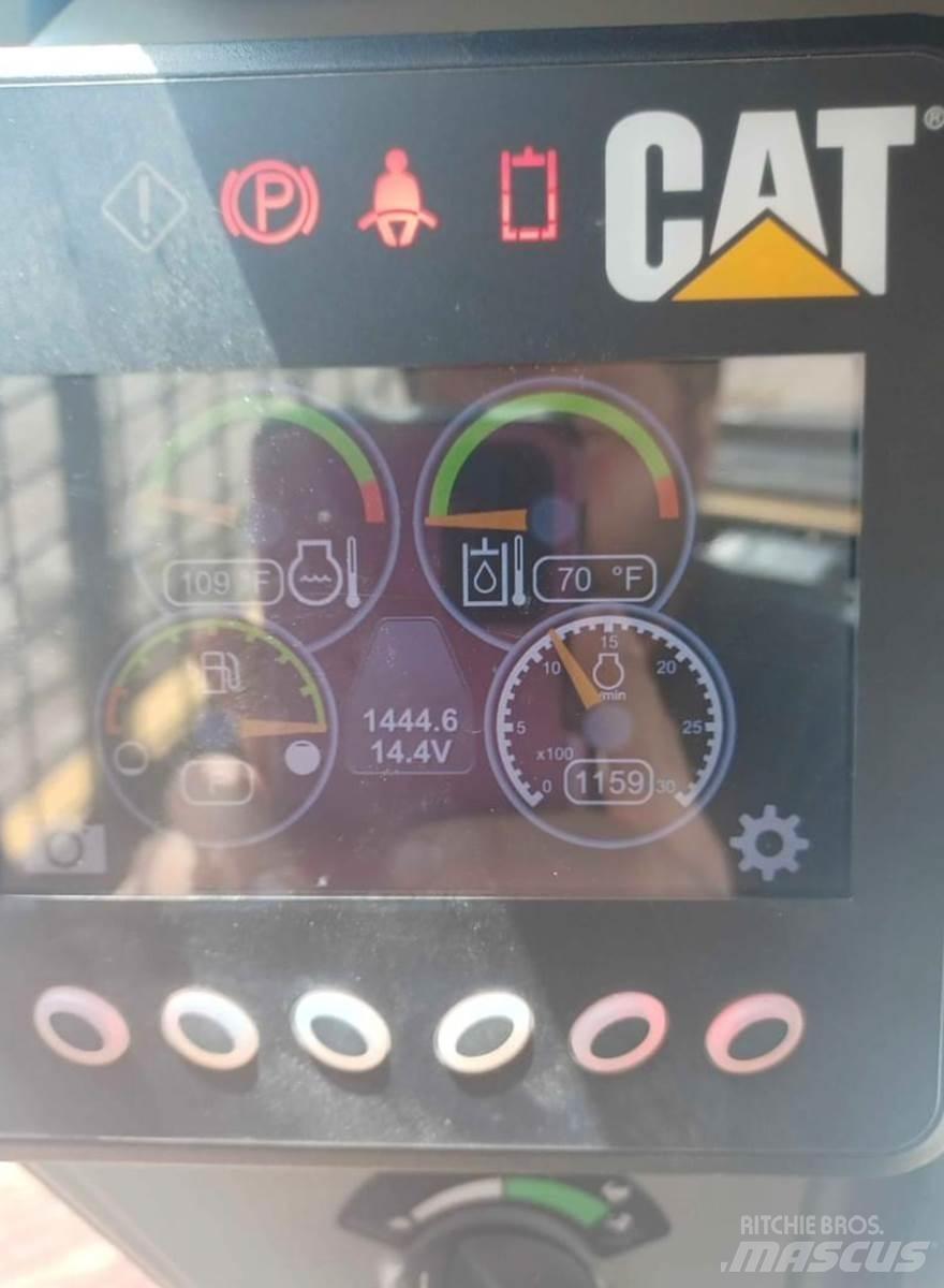 CAT 246D  스키드로더