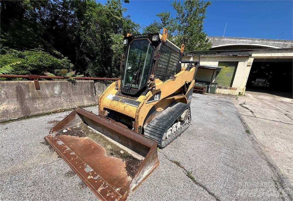 CAT 257B  스키드로더