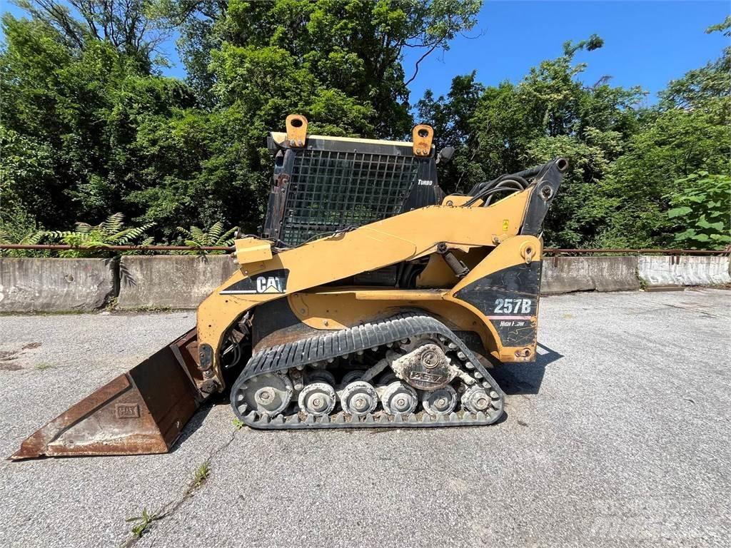CAT 257B  스키드로더