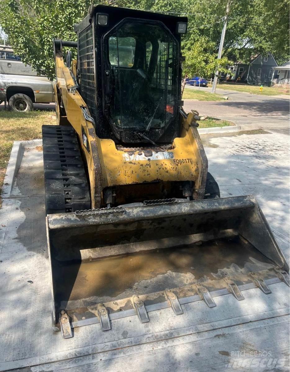 CAT 259B3  스키드로더