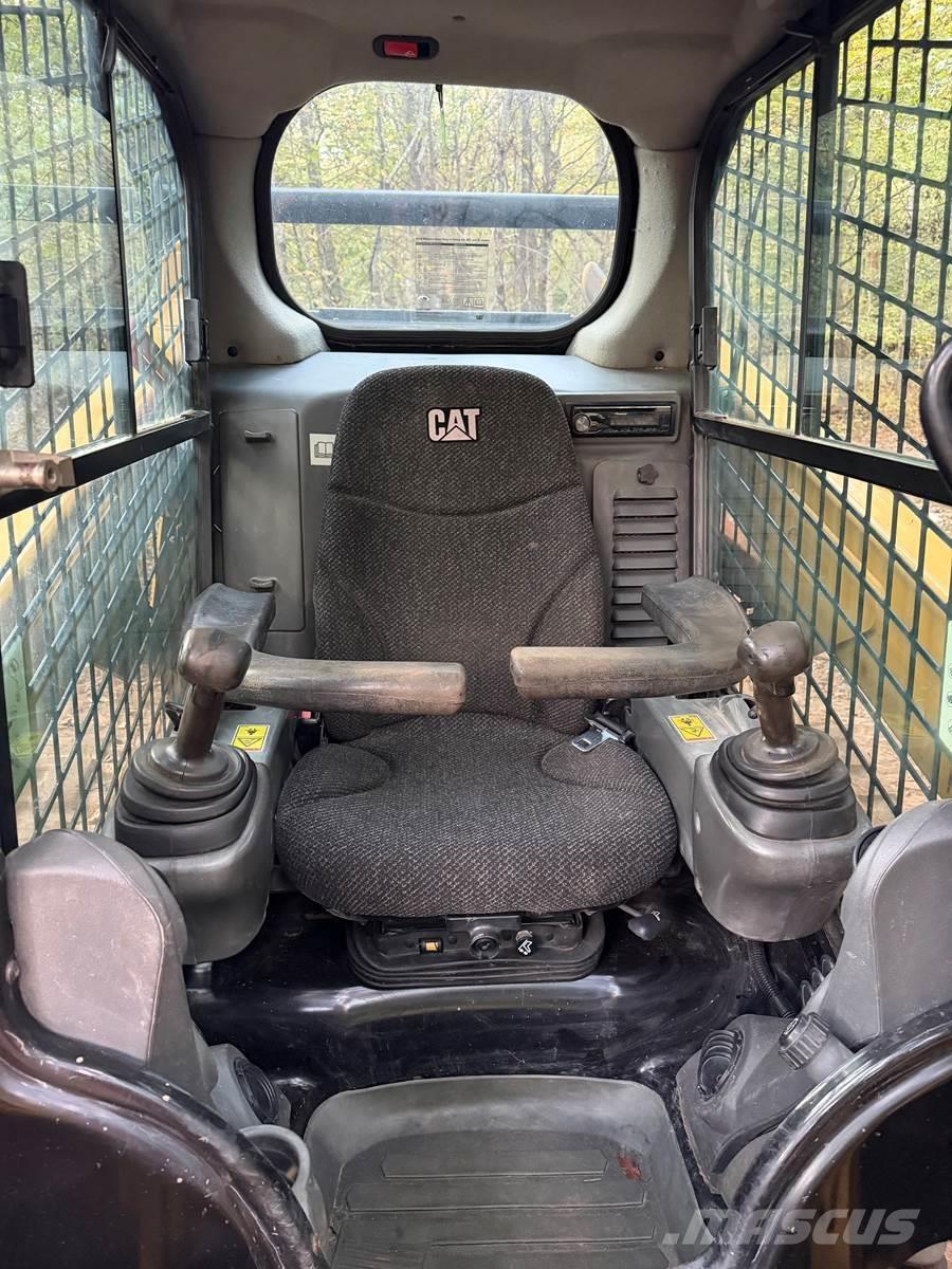 CAT 259D  스키드로더