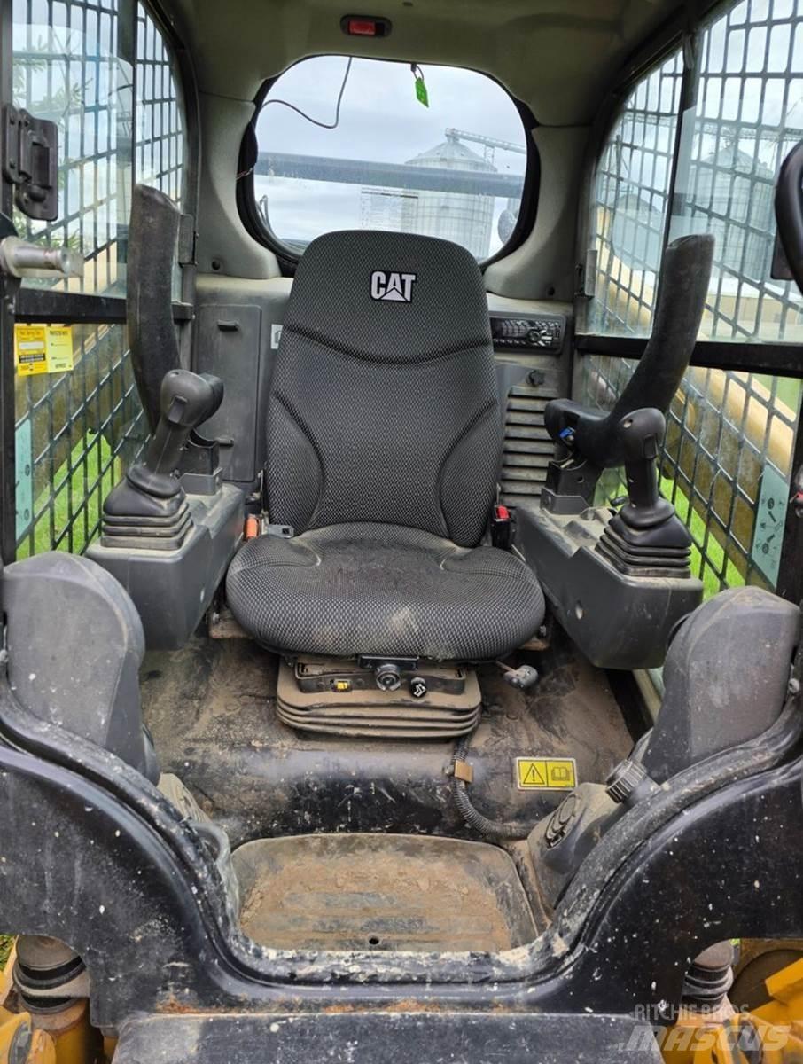 CAT 262D3  스키드로더