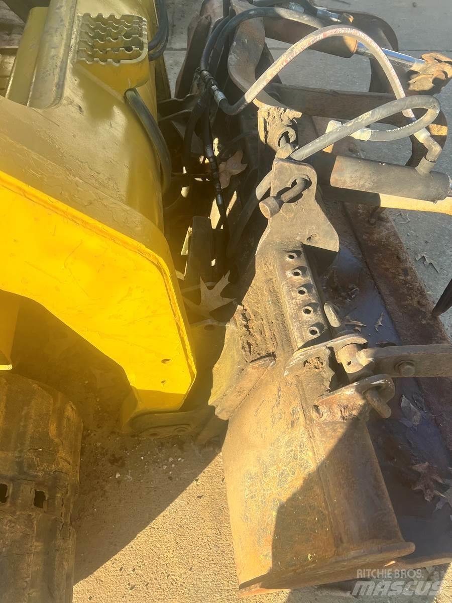 CAT 279C  스키드로더