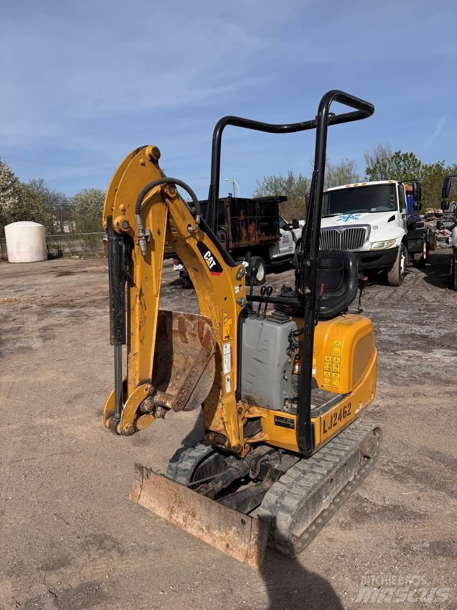 CAT 300.9D 소형 굴삭기 7톤 미만