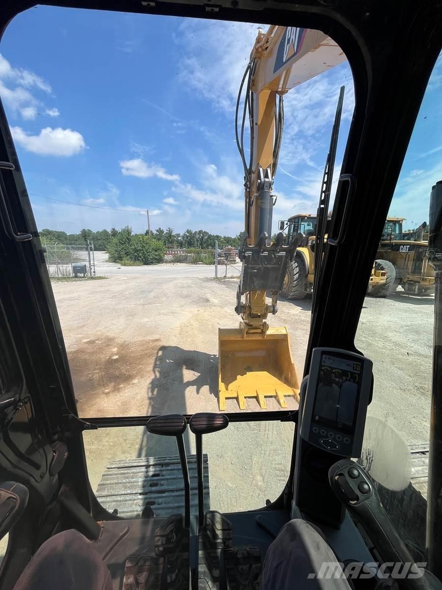 CAT 313FL 대형 굴삭기 29톤 이상