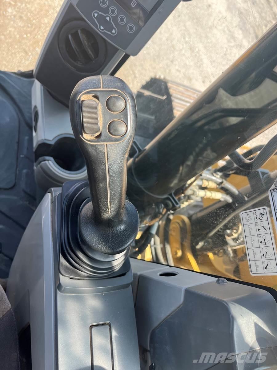 CAT 313FL 대형 굴삭기 29톤 이상