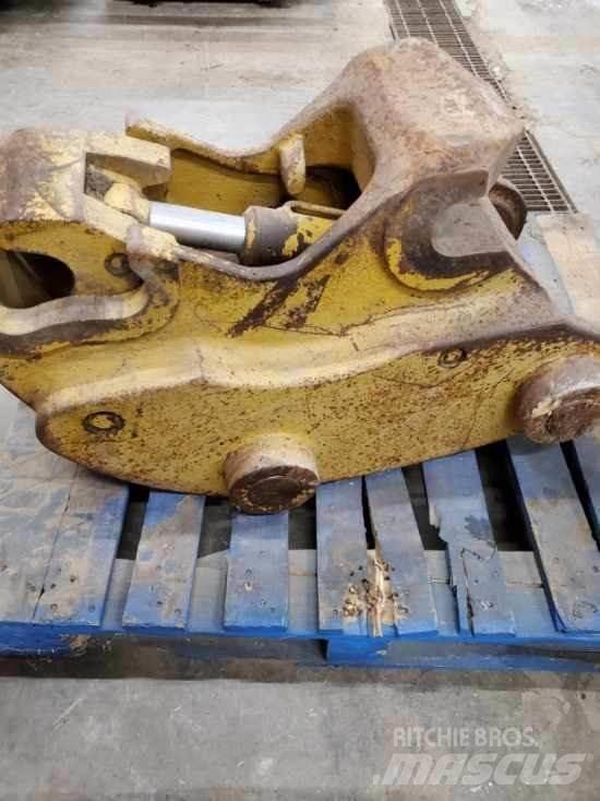 CAT 320DL 퀵 커넥터