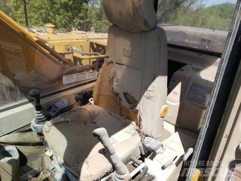 CAT 320L 대형 굴삭기 29톤 이상