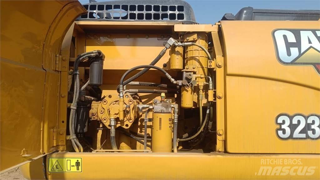 CAT 323D3 대형 굴삭기 29톤 이상